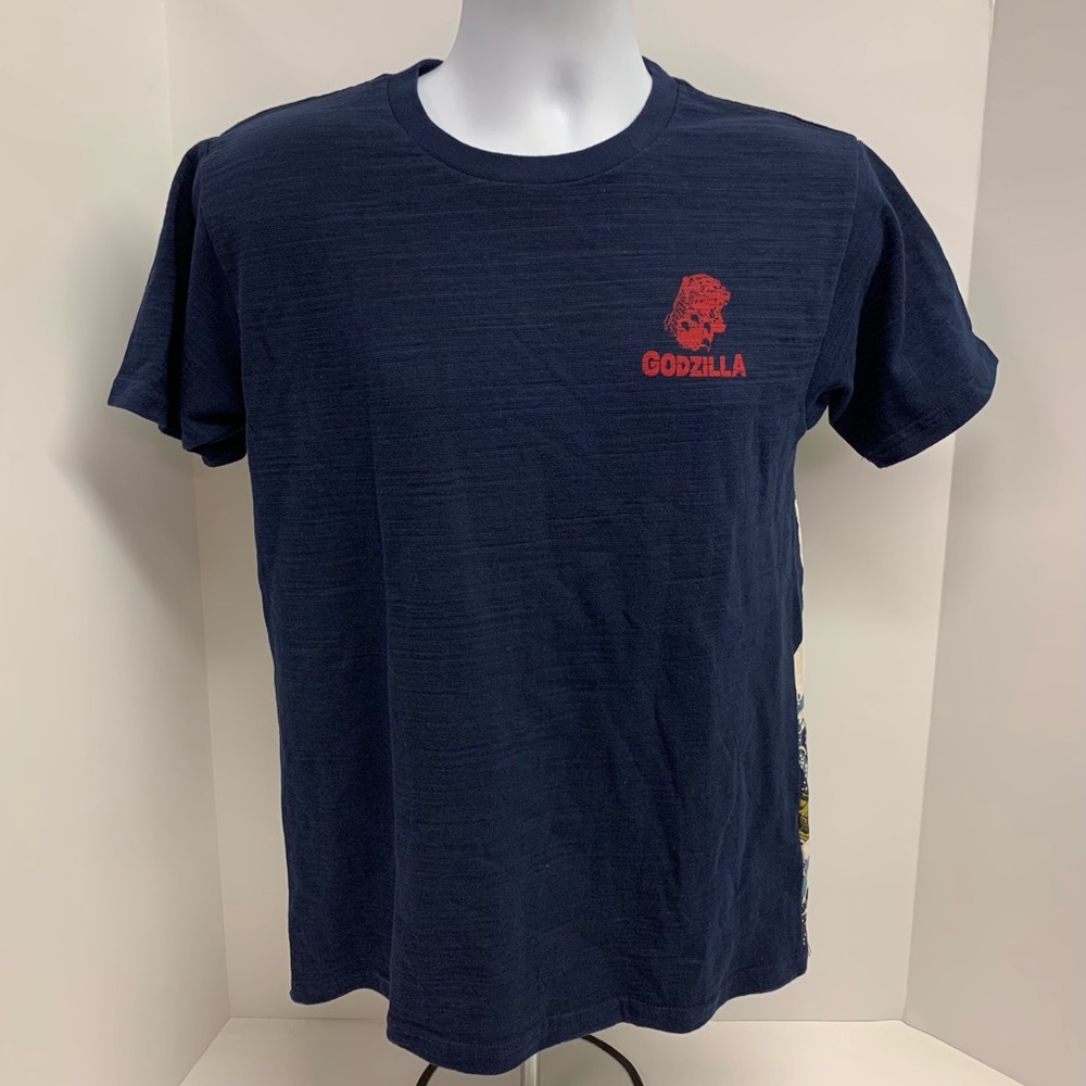 2017 NWT Godzilla Tsunami Toho T-shirt Size M - Picture 3 of 10